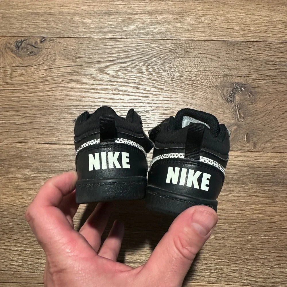 Nike‎ Black Court Borough Mid Sneakers Kids Size 6C 870027-006